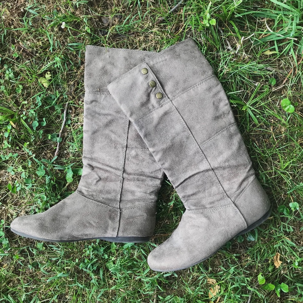 Taupey gray faux suede boots